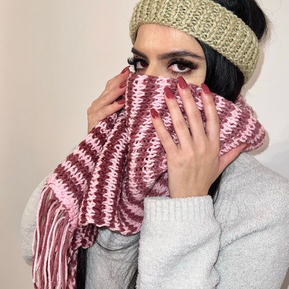 LIGHT AND DARK PINK MAUVE HANDMADE CHUNKY AND WIDE CROCHET WINTER BLANKET SCARF! - Picture 4 of 5